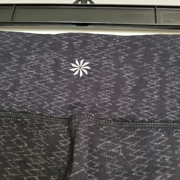 Athleta Chaturanga Tight Leggings Black Zig Zag Print Size Small - Picture 4 of 7